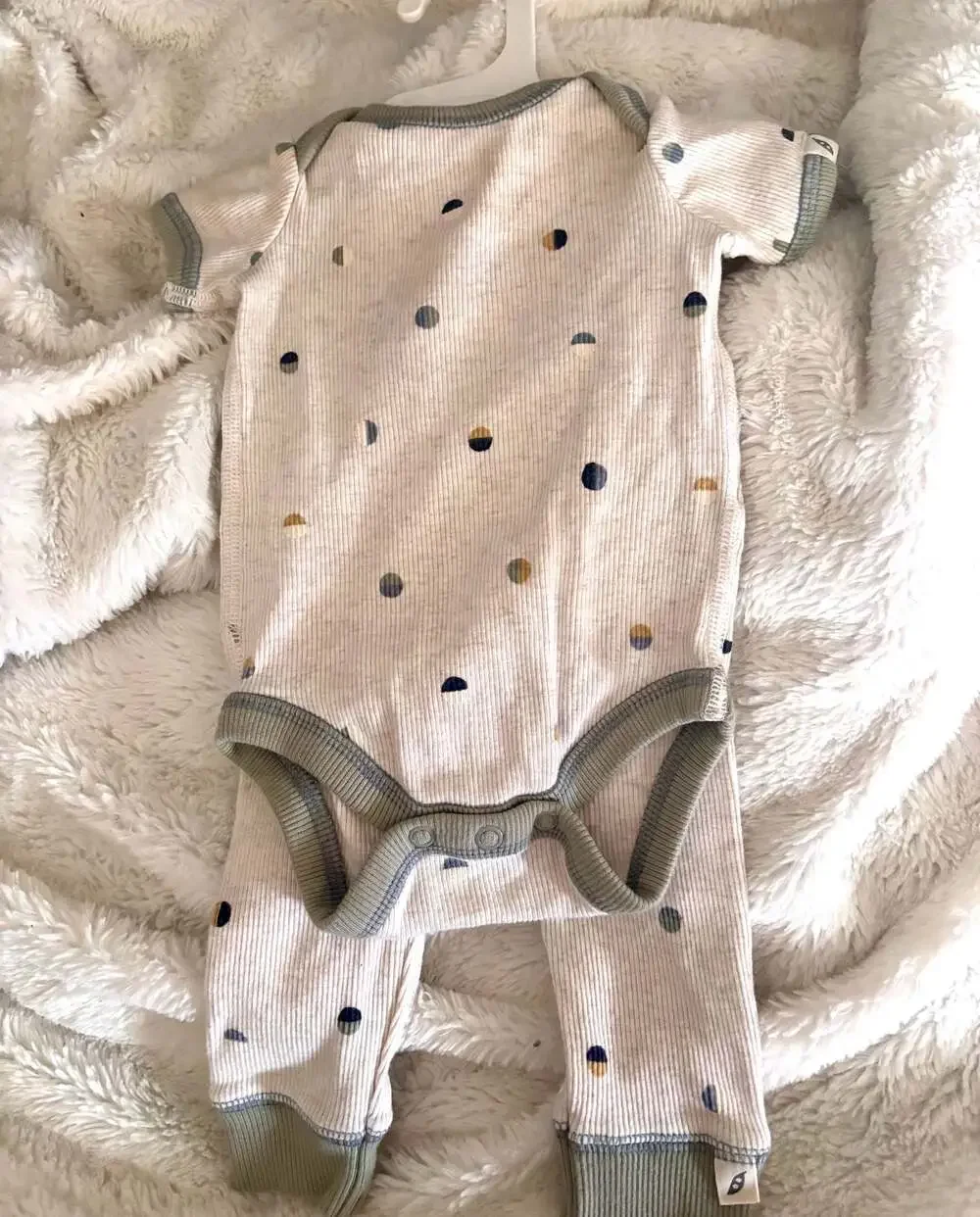 Easy-Peasy Baby Ribbed Lap Shoulder Bodysuit & Legging Outfit 2-Piece Set 0-3M
